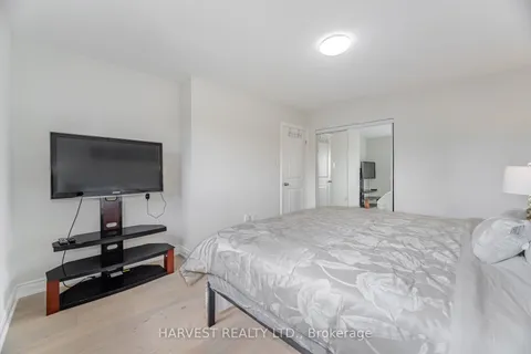 82 Swinton Crescent, ON L4J 3V5