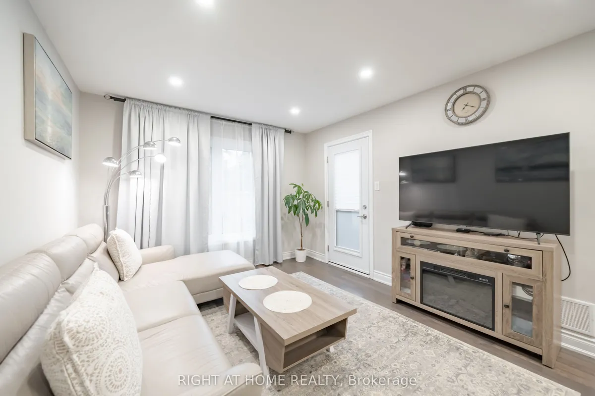 9 Royal Cedar Court, ON L9N 1R7