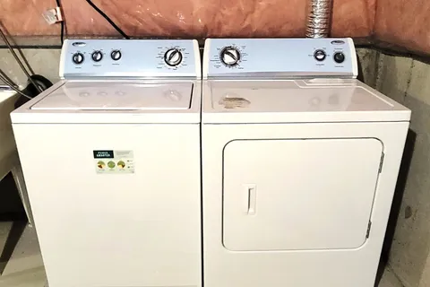 578 Reeves Way Boulevard, ON L4A 0T3