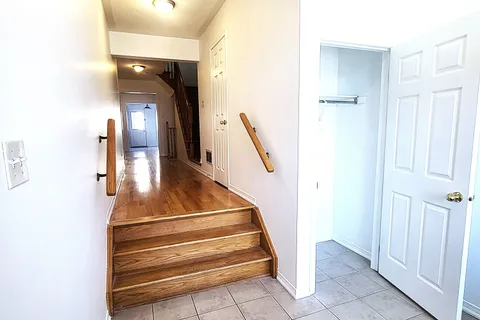 578 Reeves Way Boulevard, ON L4A 0T3