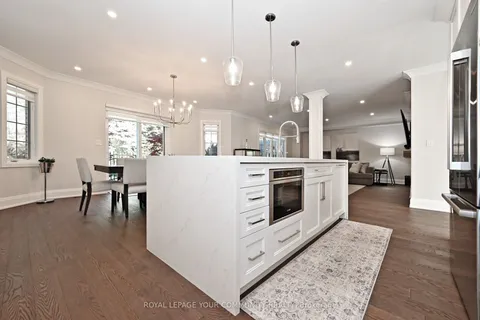 313 Willis Drive, ON L4G 7M3