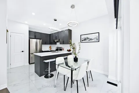 37 Mantle Avenue, ON L4A 0M7