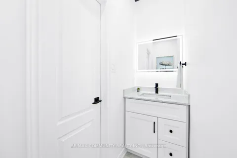 37 Mantle Avenue, ON L4A 0M7