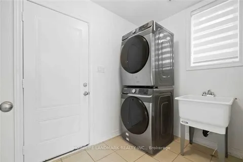 6D Parker Avenue, ON L4E 1H3