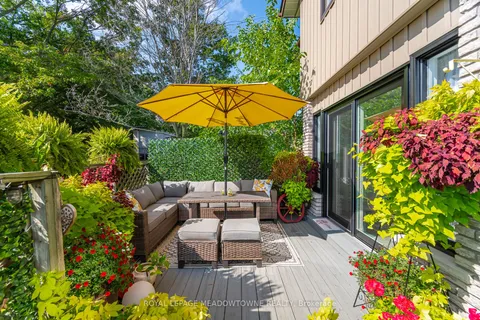 6 Hollis Crescent, ON L9N 1E7