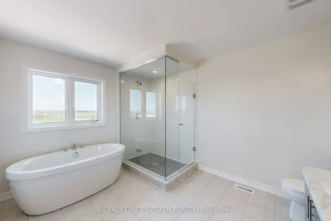 82 Lawrence D. Pridham Avenue, ON L9R 0X1