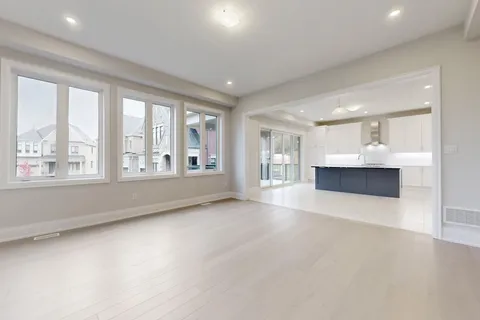 161 Cranberry Lane, ON L4G 5Z4