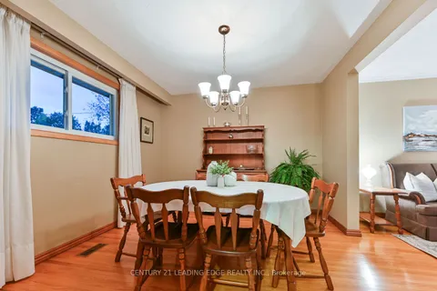 12 Pratt Circle, ON L3R 1Y2