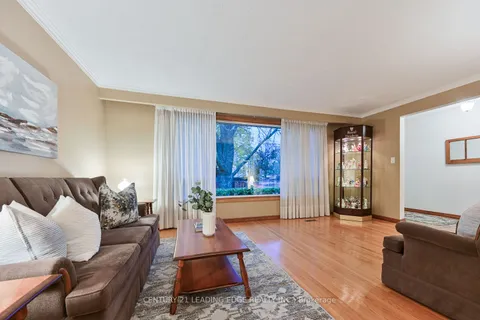 12 Pratt Circle, ON L3R 1Y2