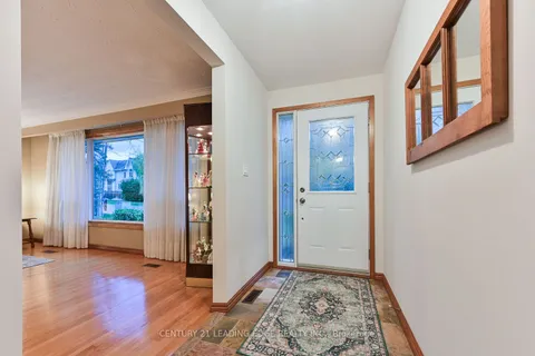 12 Pratt Circle, ON L3R 1Y2