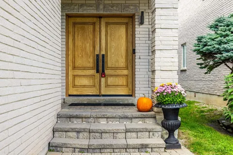 134 Royal Palm Drive, ON L4J 8K1