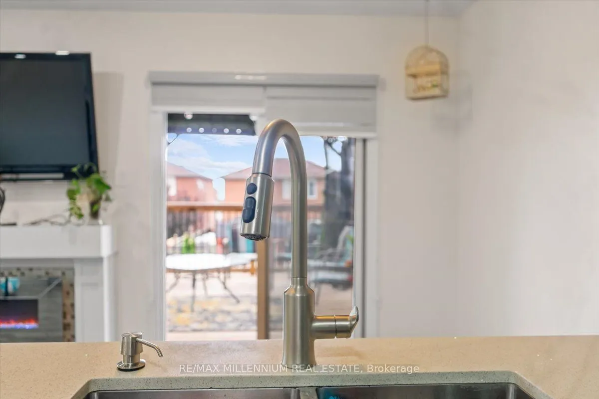 83 Smith Street, ON L3Z 3E3