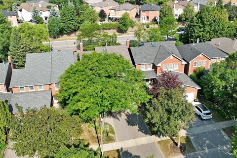 48 Millcroft Way, ON L4J 6N9