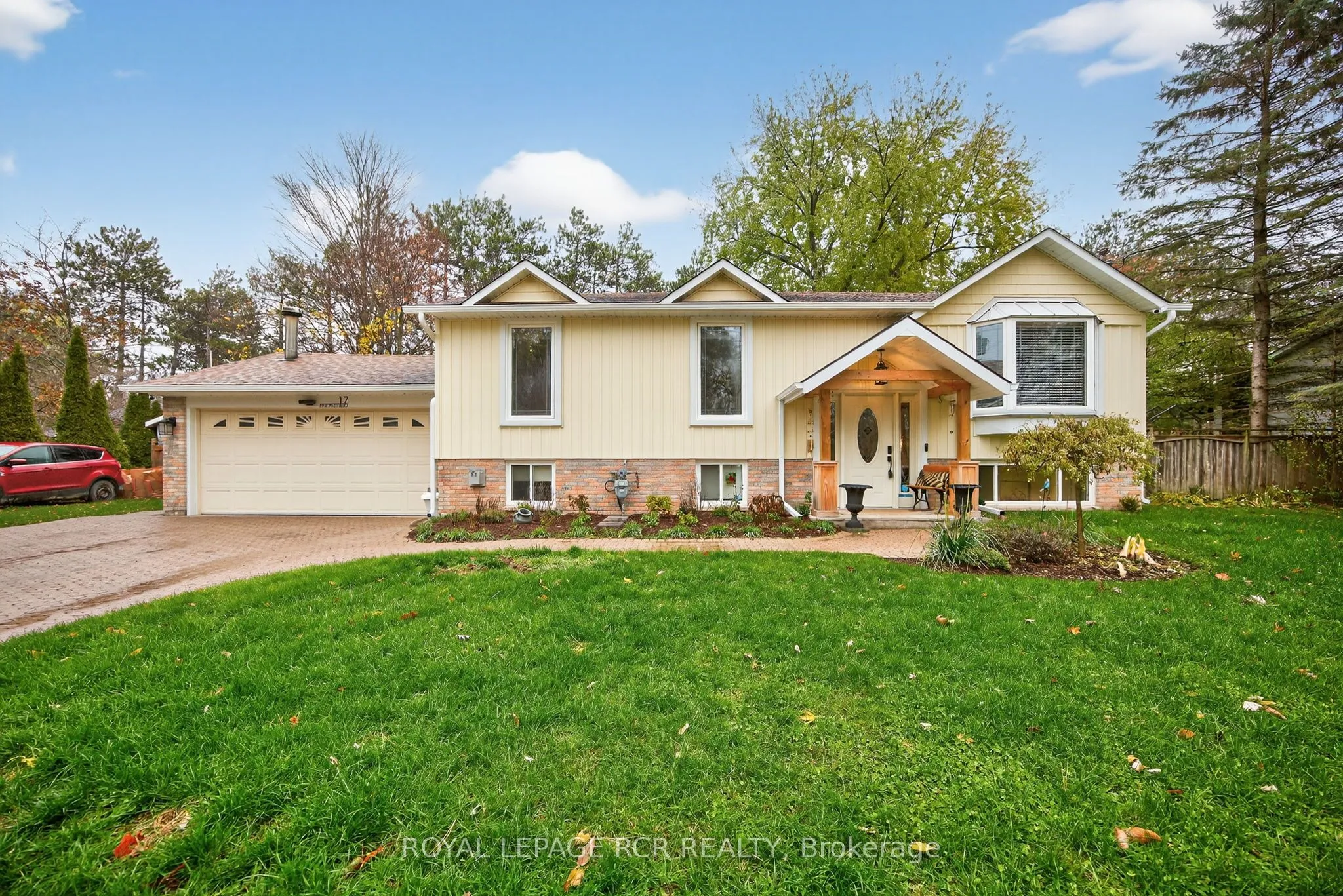 17 Pine Park Boulevard, ON L0M 1J0