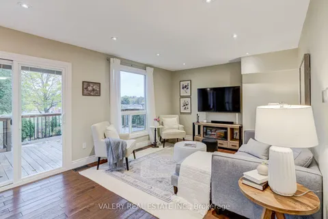 482 Sandford Street, ON L3Y 4S7