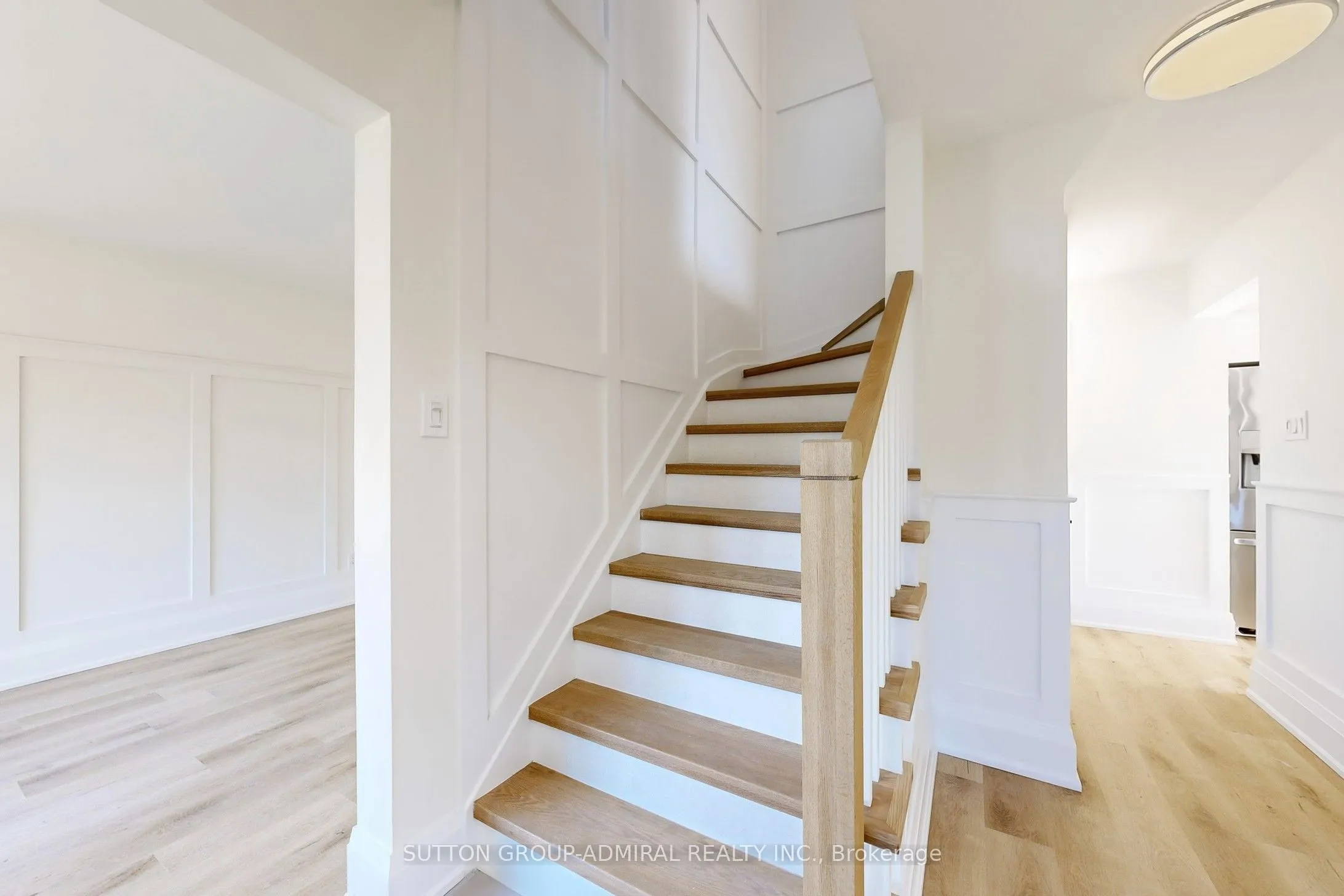 2213 Chalmers Crescent, ON L9S 1Y6