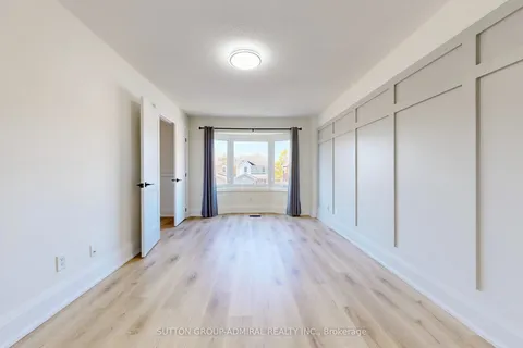 2213 Chalmers Crescent, ON L9S 1Y6