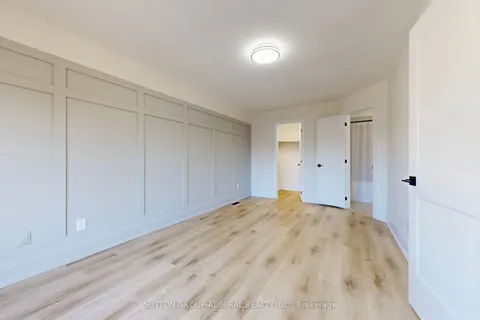 2213 Chalmers Crescent, ON L9S 1Y6