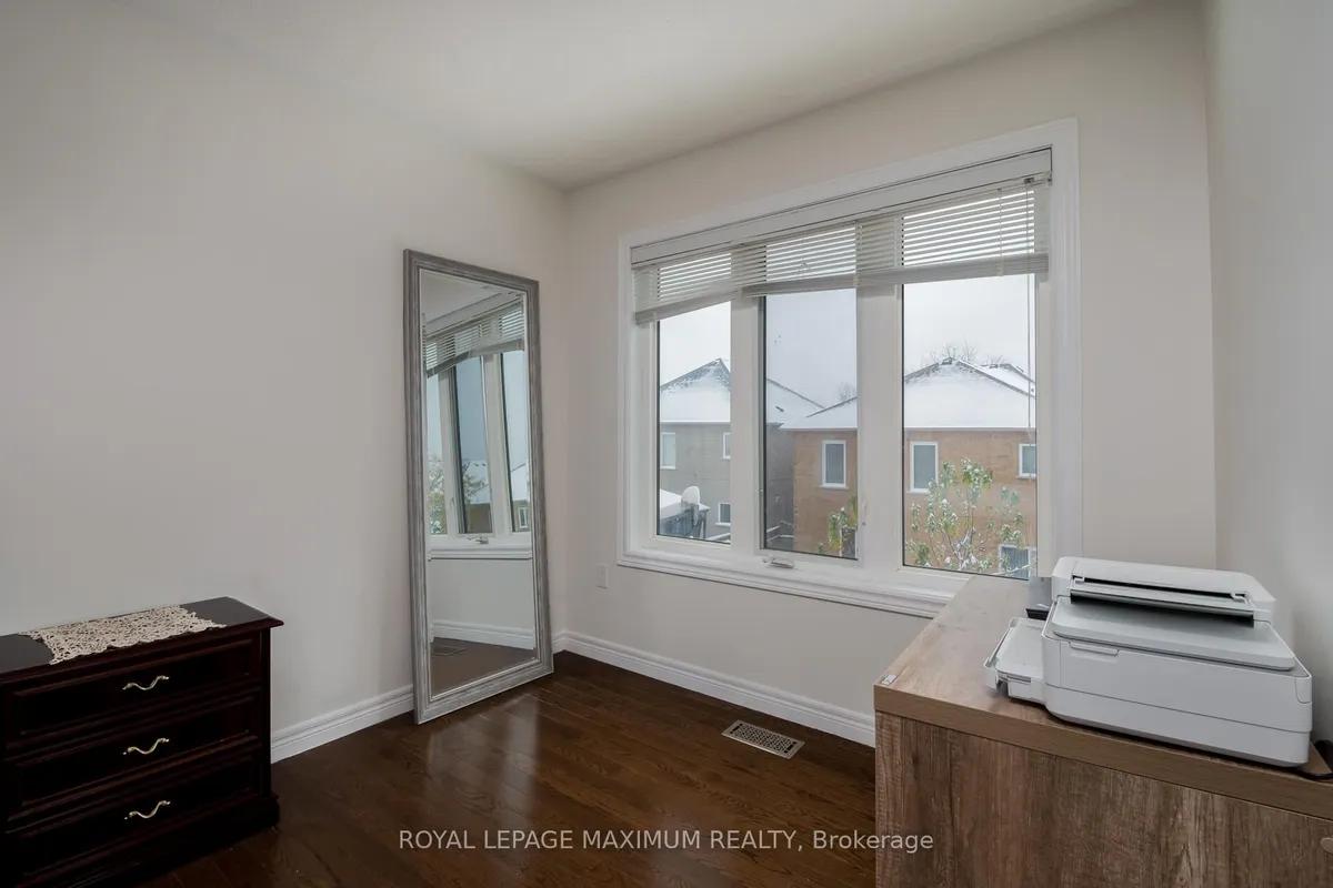 179 Warwick Crescent, ON L3X 2S3