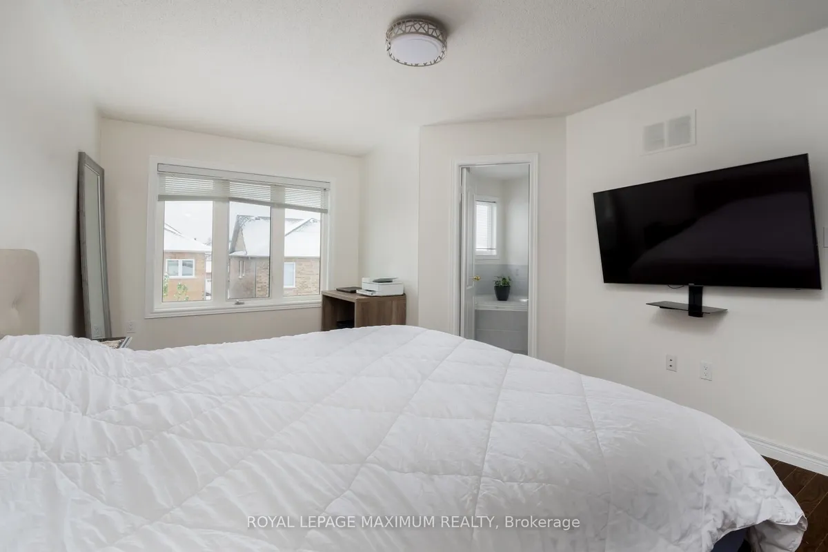 179 Warwick Crescent, ON L3X 2S3