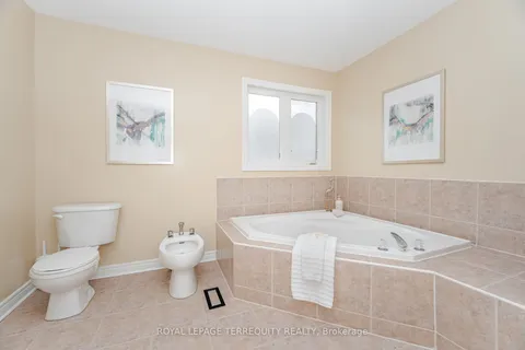 43 Black Walnut Drive, ON L3S 4B9