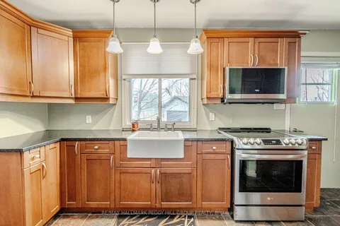 2016 Kate Avenue, ON L9S 1Y2