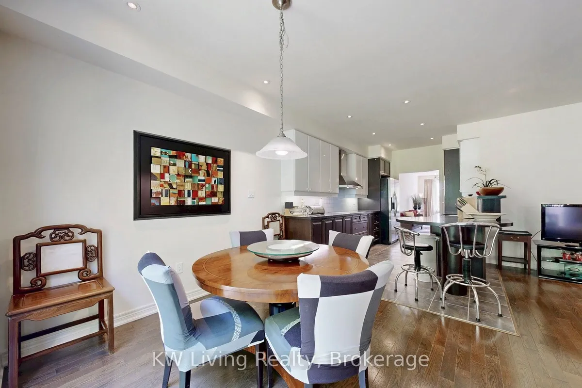 16 Carriage House Court, ON L4E 4V3