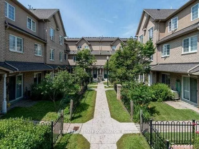 Condo Townhouse 3 bedroom 3 bathroom at 23 St Moritz Way in Markham - MLS# N12520140
