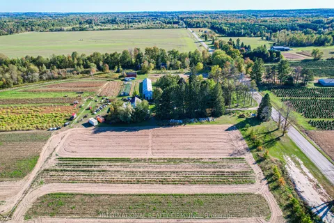 7423 Concession 3 Road, ON L0M 1M0