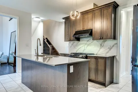 99 Bethpage Crescent, ON L3X 1B8