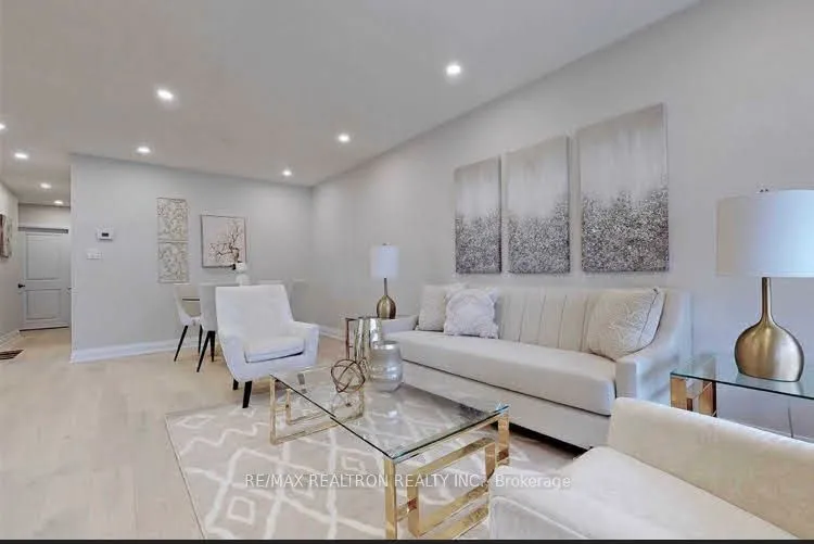 9 Lee Gate, ON L4G 2J6