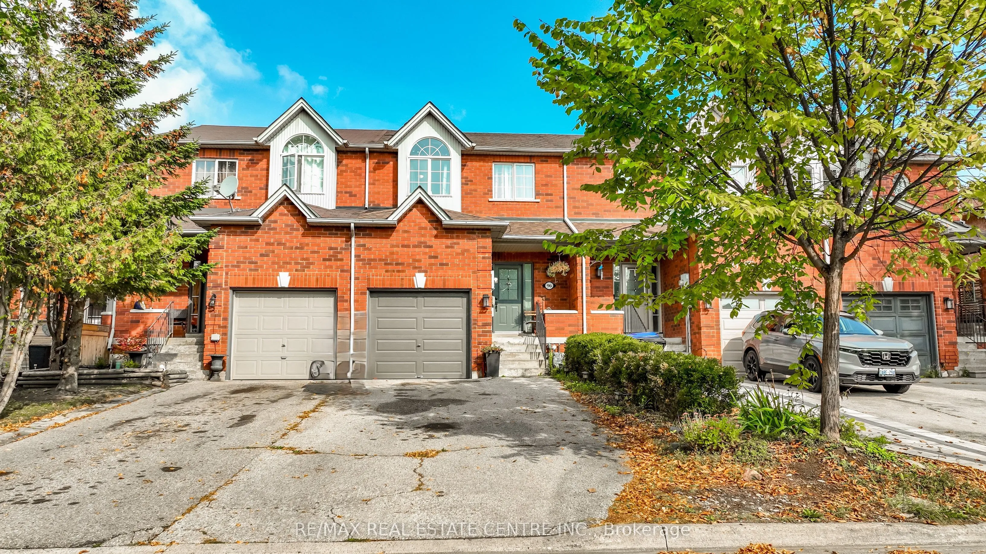96 Henderson Crescent, ON L9R 1Y5