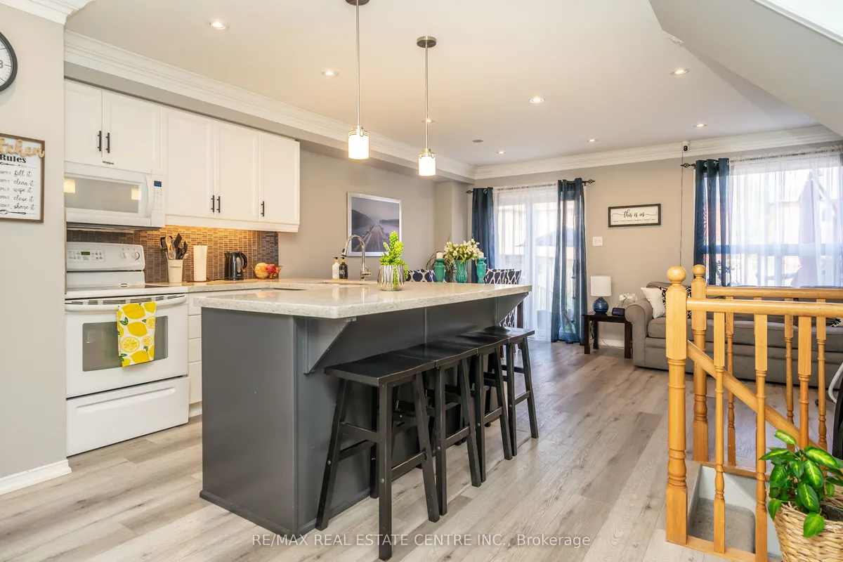 96 Henderson Crescent, ON L9R 1Y5