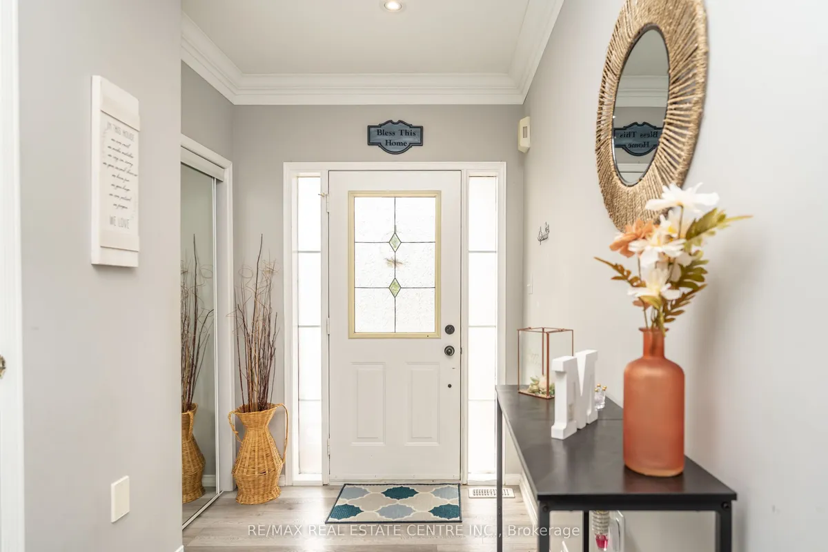 96 Henderson Crescent, ON L9R 1Y5