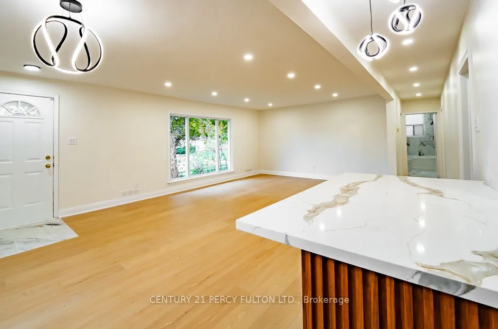 243 Ruggles Avenue, ON L4C 1Y6