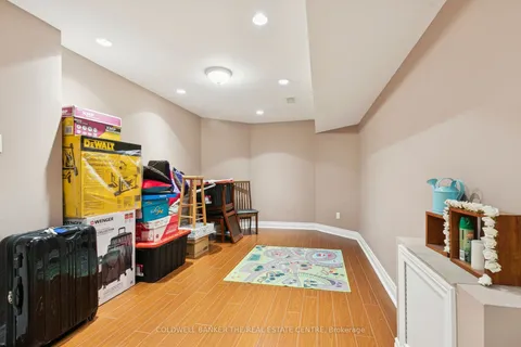 768 Millard Street, ON L4A 0B5