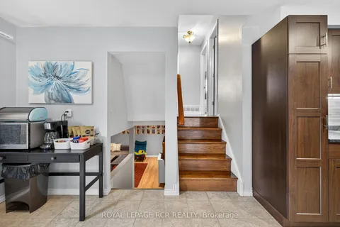 19 Alphonsus Court, ON L0G 1W0