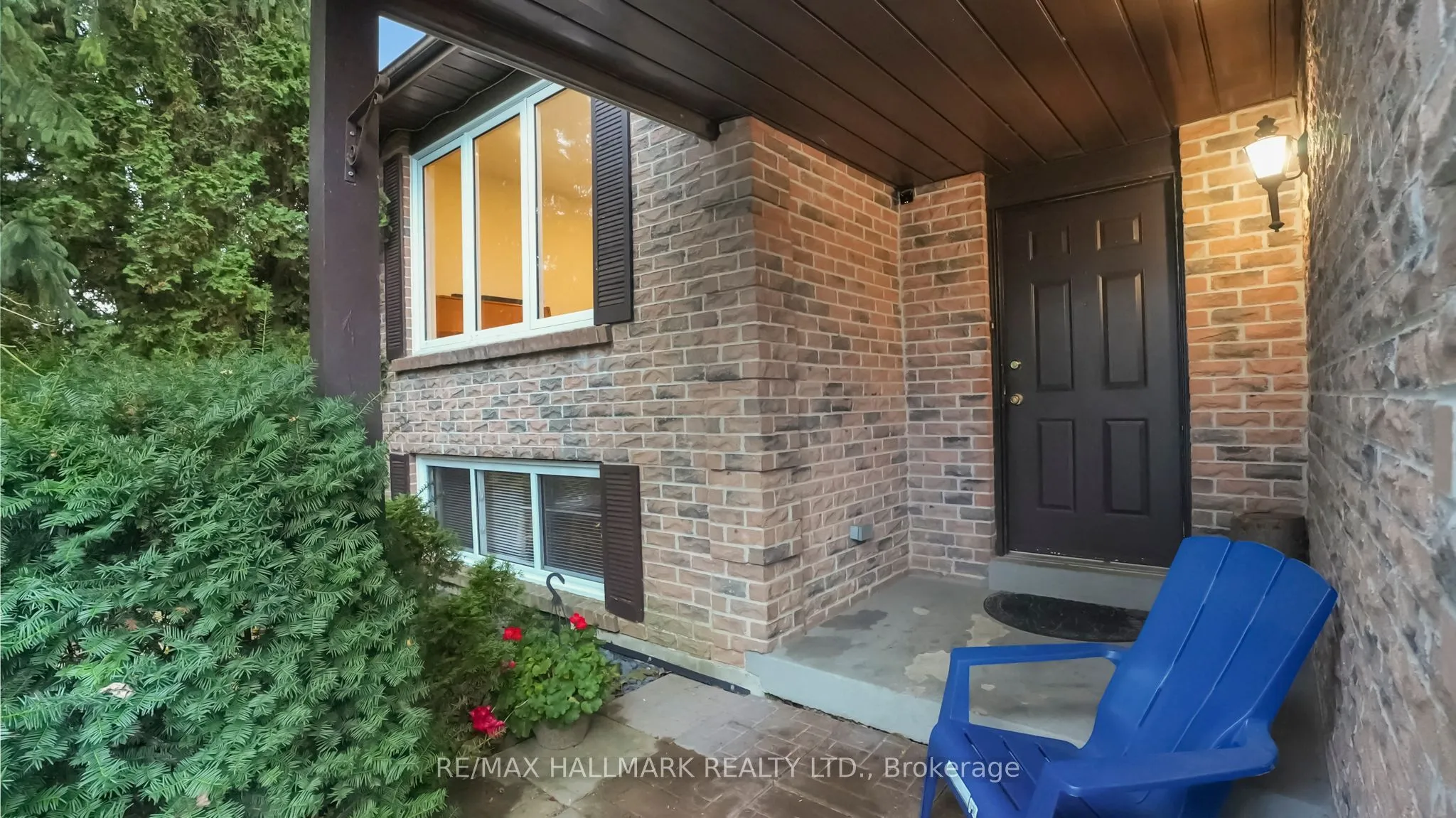 22 Avondale Crescent, ON L4G 3P6