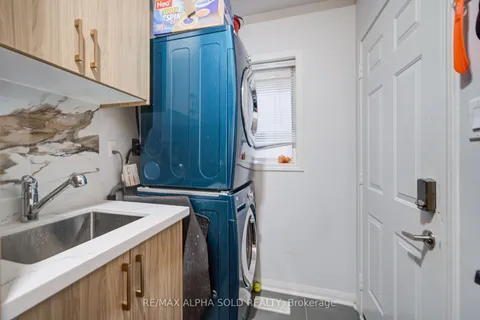 6 Sapphire Drive, ON L4S 2E4