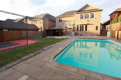 1069 Nellie Little Crescent, ON L3X 3E3