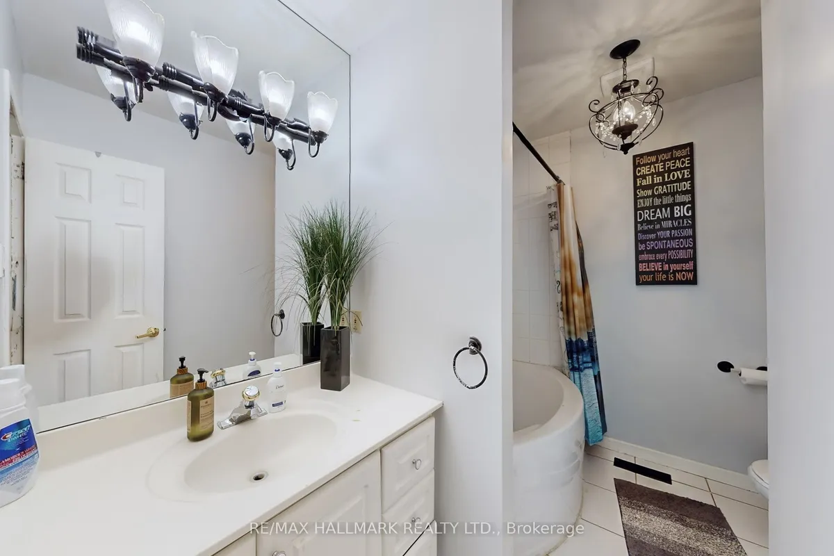 4 Devins Drive, ON L4G 2Z1