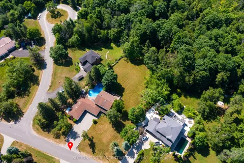 1983 Innisfil Heights Crescent, ON L9S 4A7