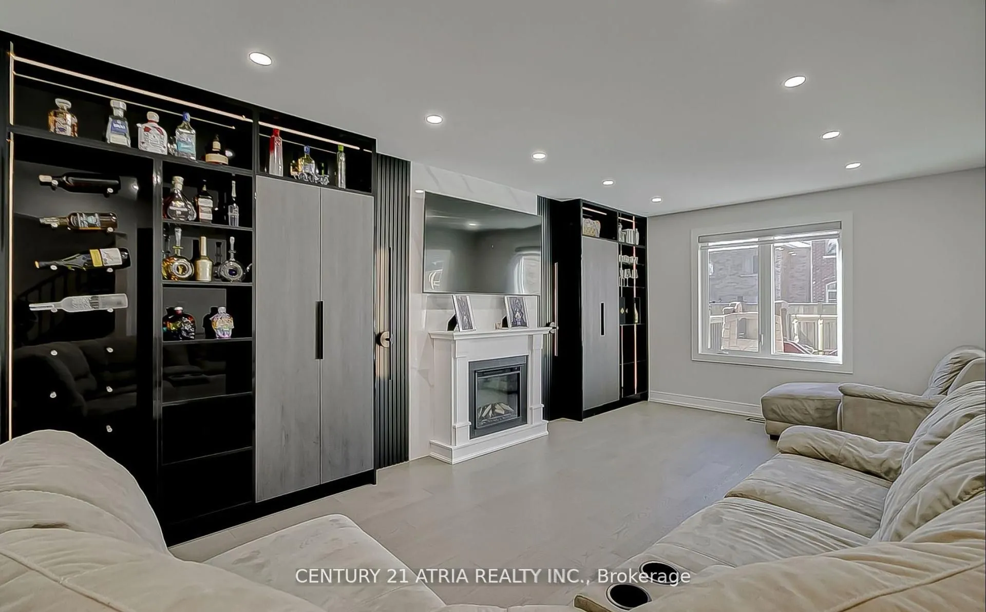 220 Olde Bayview Avenue, ON L4E 3C7