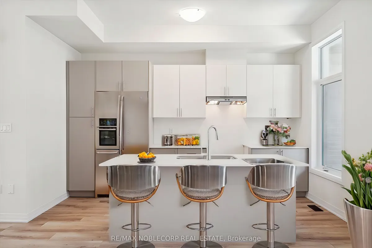 16 Tay Lane, ON L4S 0N8