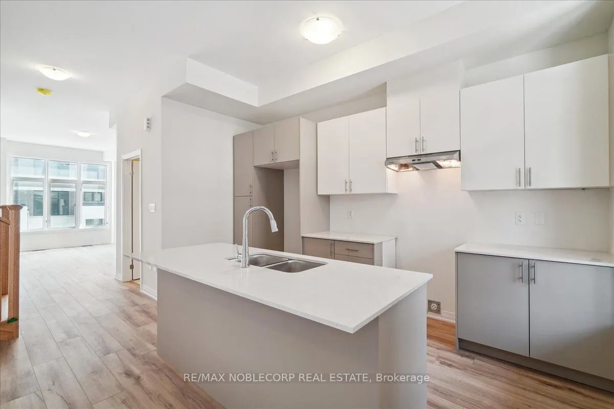 16 Tay Lane, ON L4S 0N8