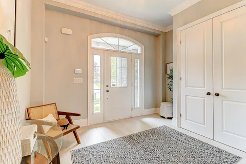 8 Colesbrook Road, ON L4S 0C6