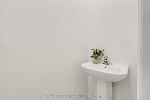 30 Blick Crescent, ON L4G 4A6