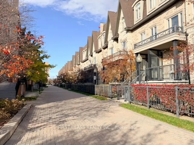 Condo Townhouse kitchen at 318 John Street Markham