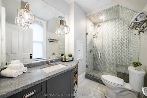 191 Rupert Avenue, ON L4A 1B6