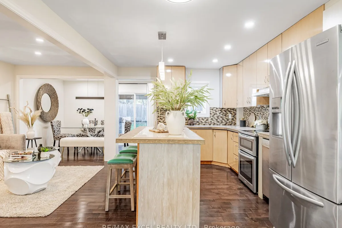 299 Pasadena Drive, ON L4P 2Z1